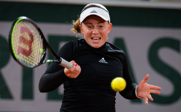 科维托娃焦点对战，浓眉哥与80激战湖人分钟，持续失利胜负难料！比赛高潮迭起(科维托娃与莱巴金娜比赛视频回放)