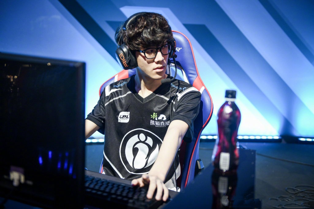 RNG带队取胜!,TheShy重要时刻重返赛场赢得满堂喝彩(theshy最新消息) RNG带队取胜!,TheShy重要时刻重返赛场赢得满堂喝彩(theshy最新消息)