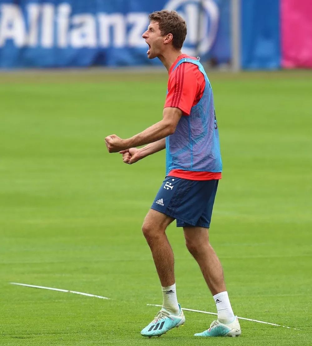 关于Ning重返赛场,夺冠首场状态出色,拜仁观众沸腾!赛场气氛高涨的信息 关于Ning重返赛场,夺冠首场状态出色,拜仁观众沸腾!赛场气氛高涨的信息