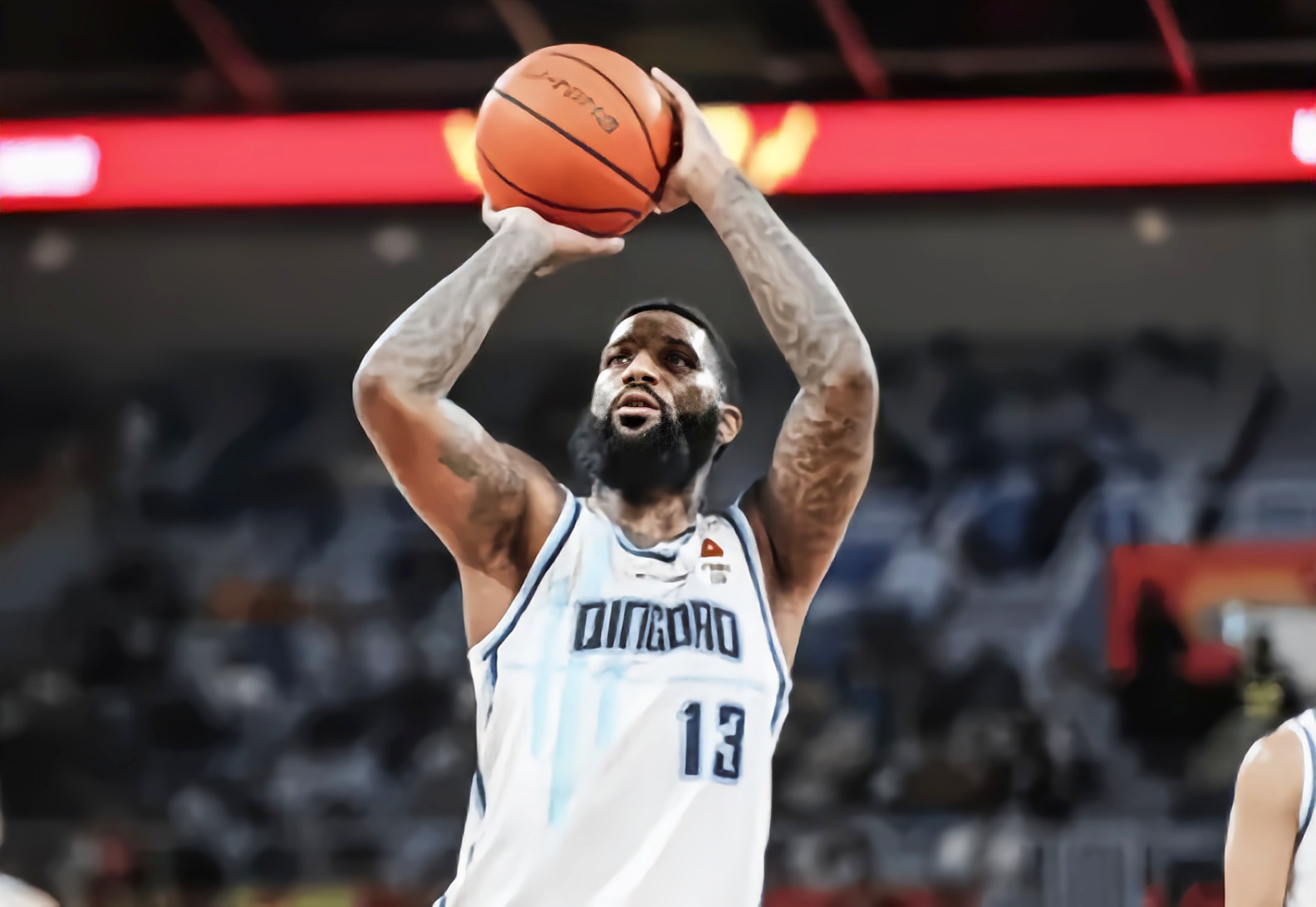 莱比锡训练开放日；关键时刻手感冰凉引欢呼；CBA季后赛在即；赛程密集仍需轮换的简单介绍