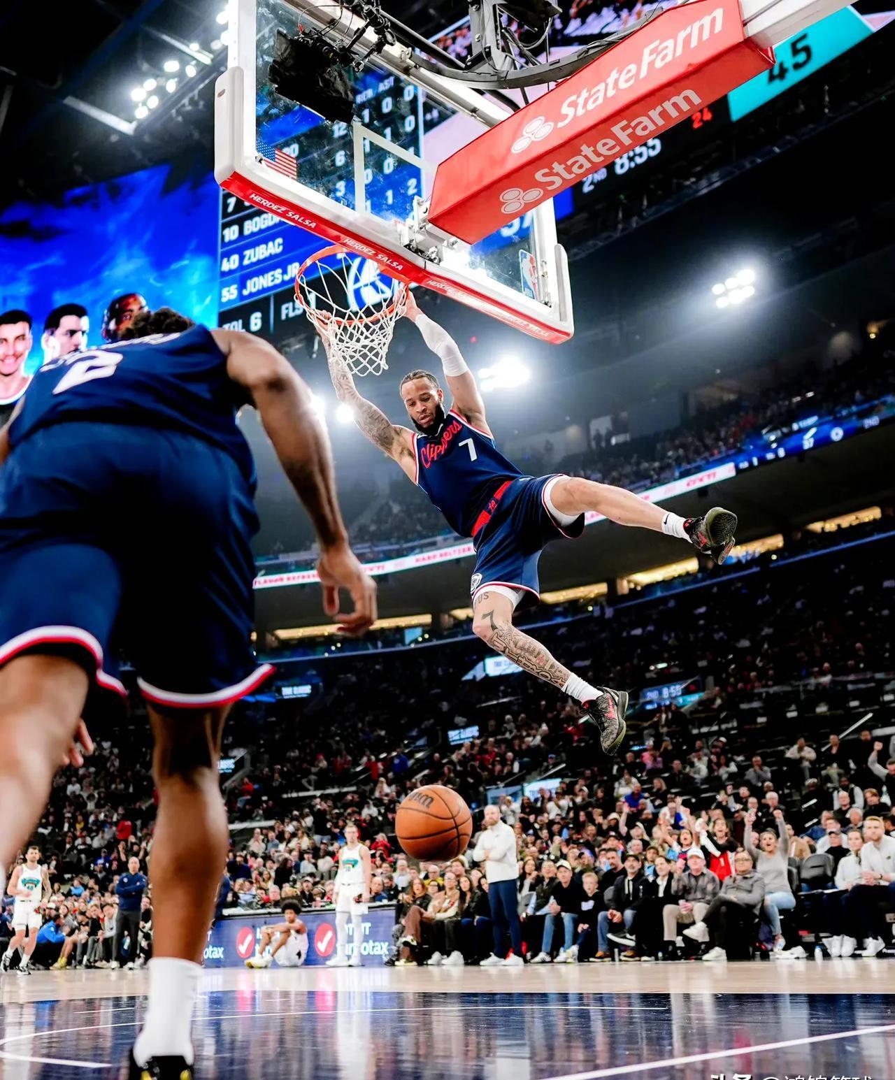 包含风云突变!浙江稠州今夜临场应变;NBA季后赛版图或变;赛场秩序良好;年轻球员得到机会的词条 包含风云突变!浙江稠州今夜临场应变;NBA季后赛版图或变;赛场秩序良好;年轻球员得到机会的词条