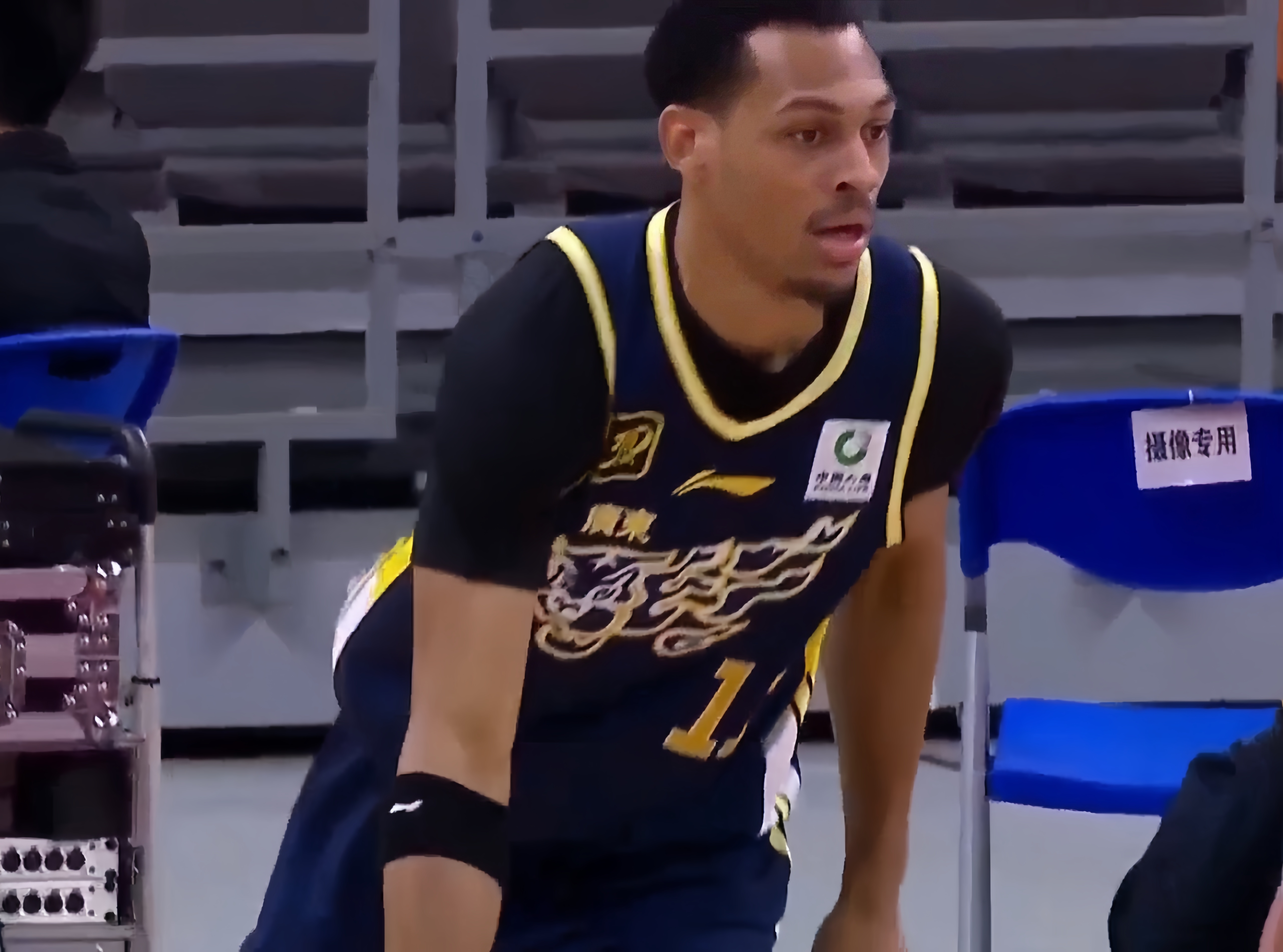 关于NBA季后赛赛后再迎强敌;深圳男篮造点机会;主帅态度——球迷炸锅;临场指挥获称赞的信息 关于NBA季后赛赛后再迎强敌;深圳男篮造点机会;主帅态度——球迷炸锅;临场指挥获称赞的信息