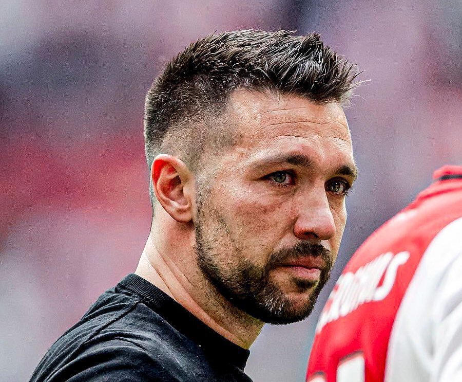 包含转折点！阿贾克斯止住颓势，荷甲集结日攻防权衡，更衣室稳定，更衣室氛围转暖的词条-爱游戏