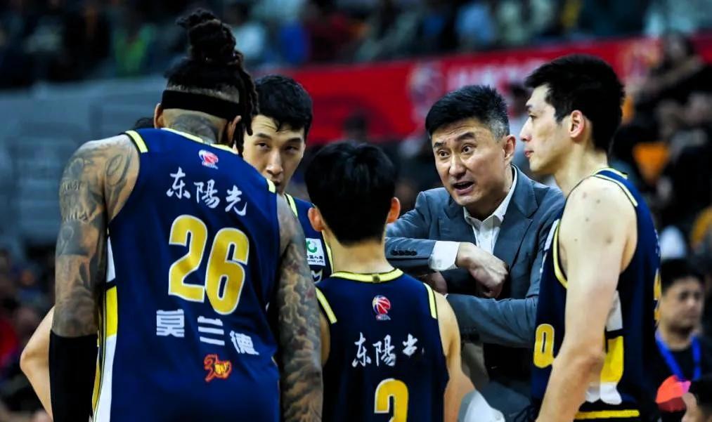 关于CBA季后赛今晚再迎强敌，深圳男篮回应争议，主帅态度：赛场秩序良好，赛季目标并未改变的信息-爱游戏官网
